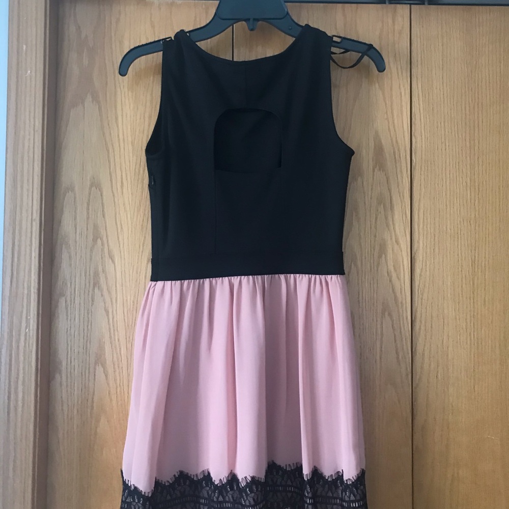 Mid-thigh dress